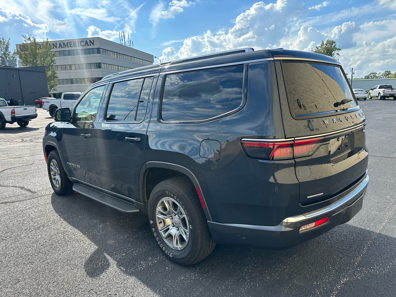 2022 Jeep Wagoneer Series I photo 2