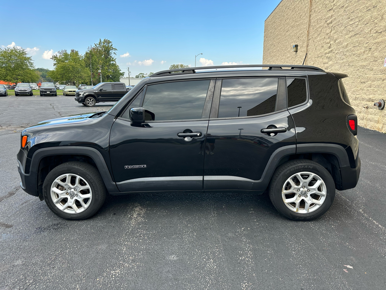 2018 Jeep Renegade Latitude North Edition photo 2
