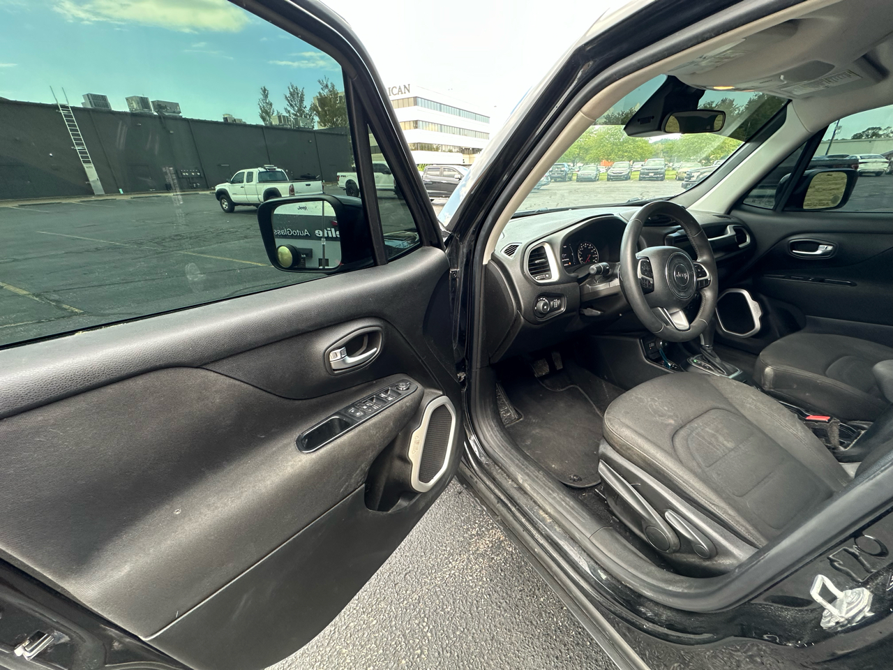 2018 Jeep Renegade Latitude North Edition photo 9