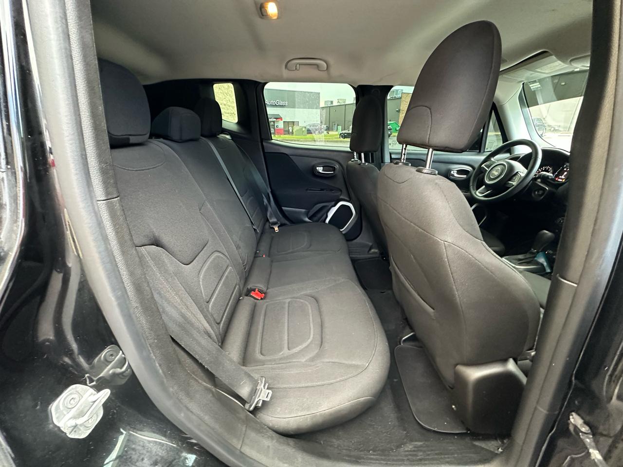 2018 Jeep Renegade Latitude North Edition photo 12