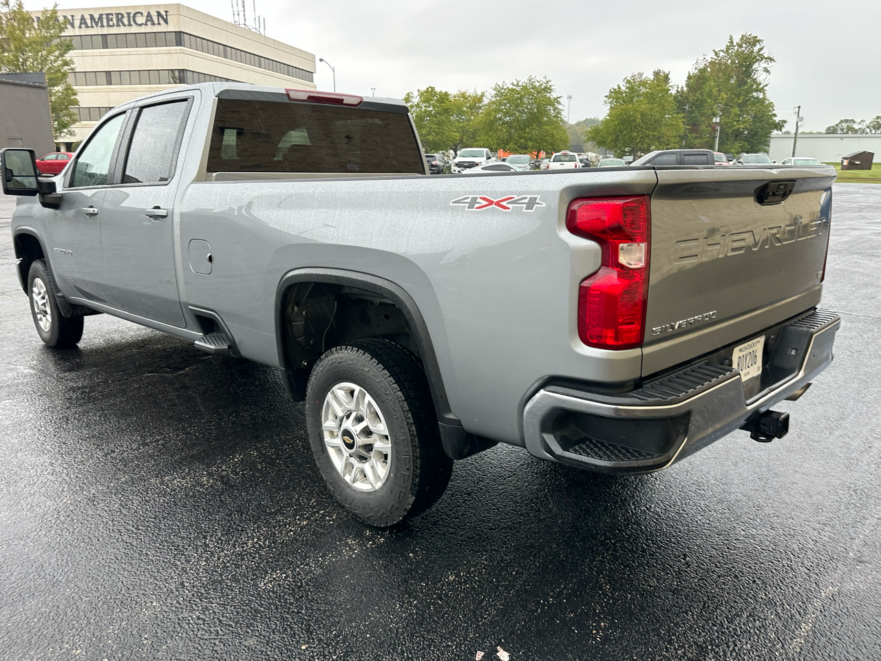2025 Chevrolet Silverado LT photo 3