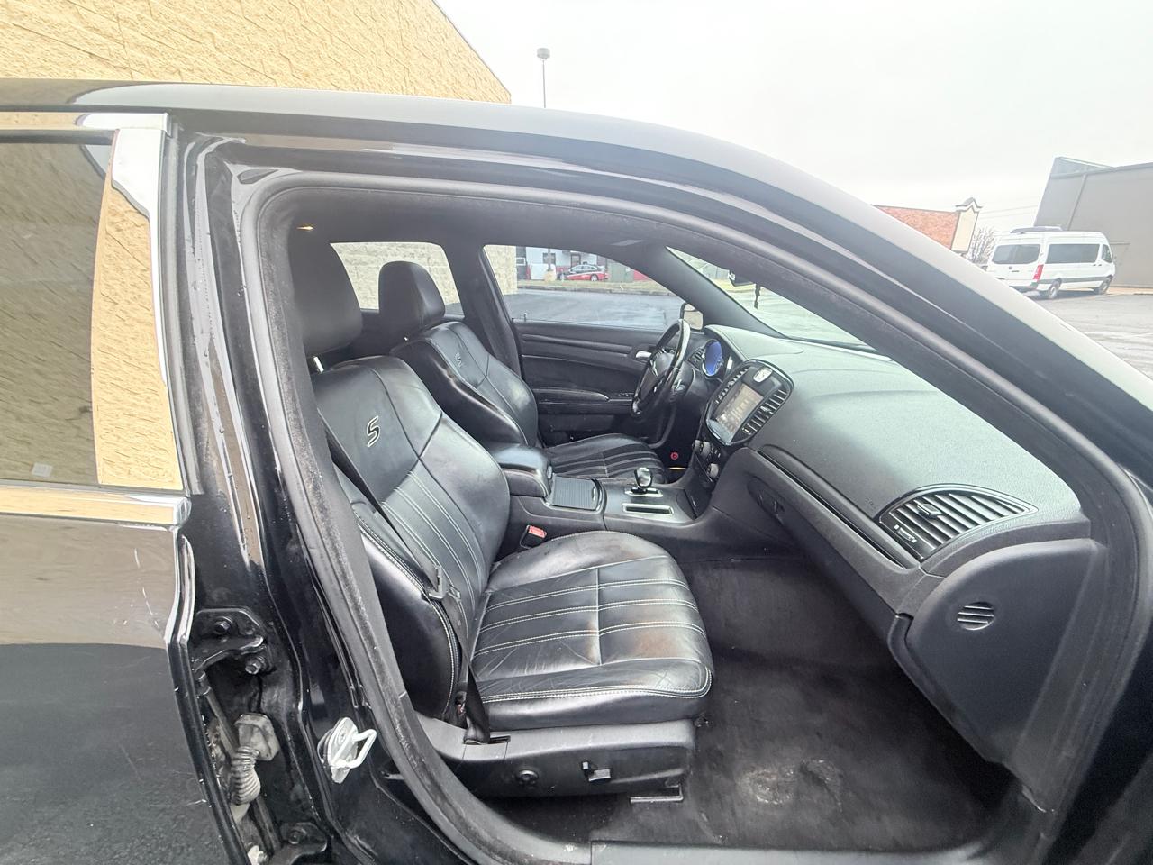 Chrysler 300 S V6 RWD 2013