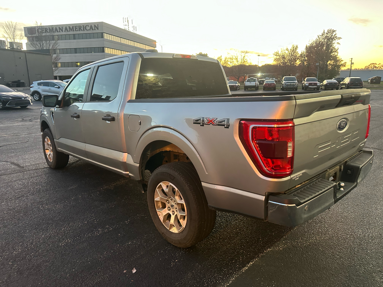 Ford F-150 Lariat SuperCrew 5.5-ft. Bed 4WD 2023