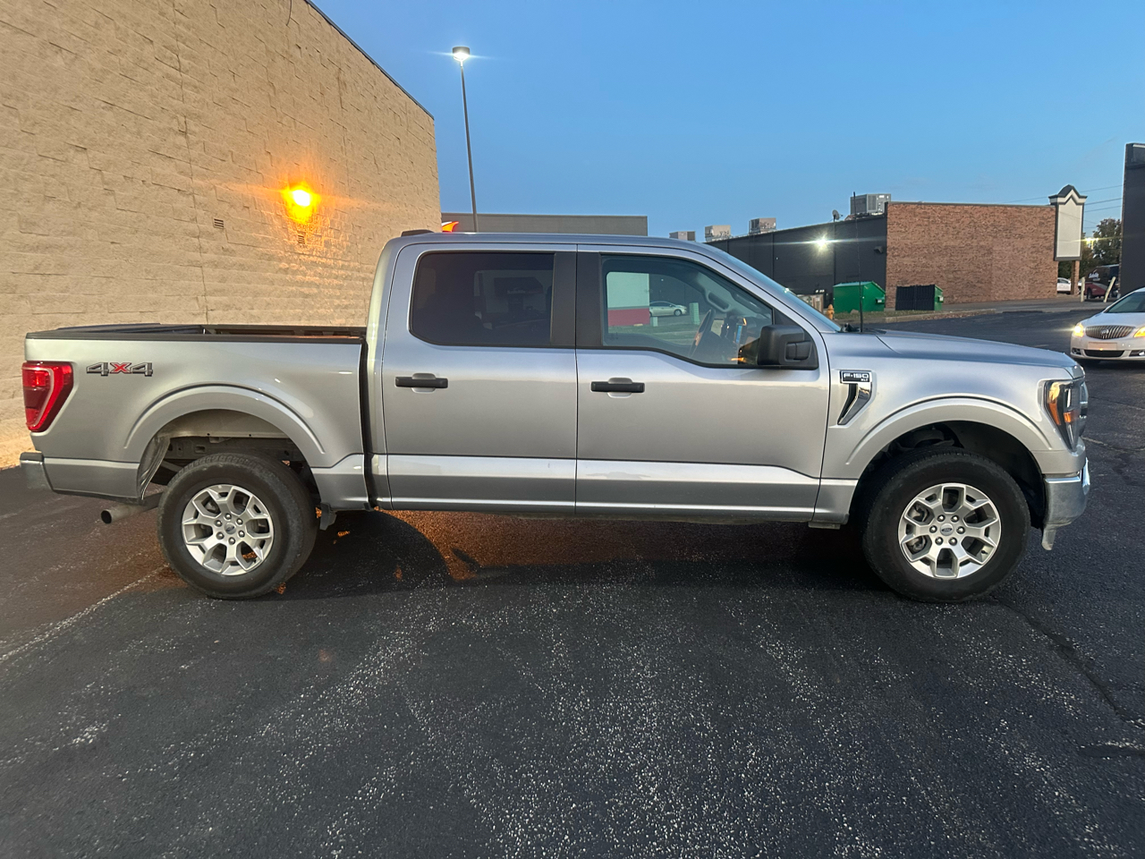 Ford F-150 Lariat SuperCrew 5.5-ft. Bed 4WD 2023