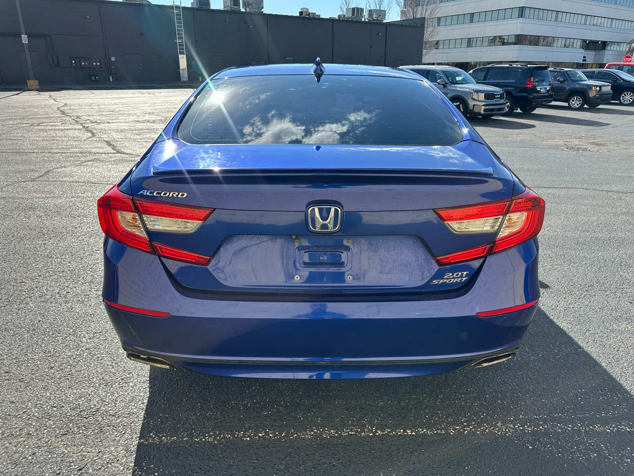 2018 Honda Accord Sport 2.0T photo 3