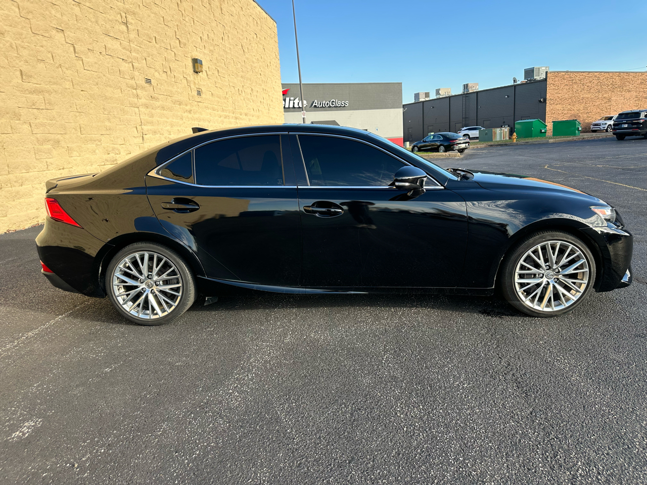 2016 Lexus IS 200t photo 2