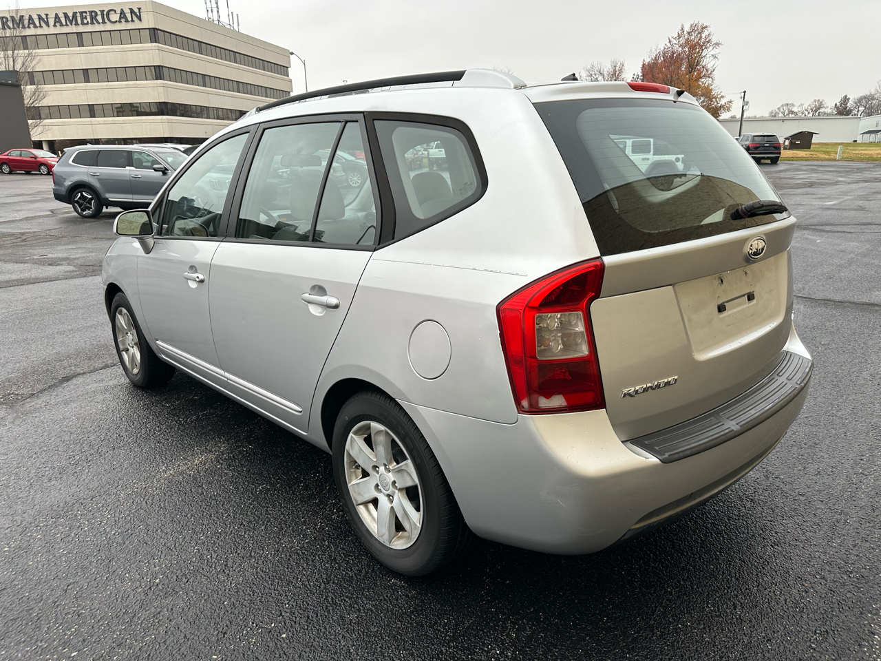 2007 Kia Rondo photo 3