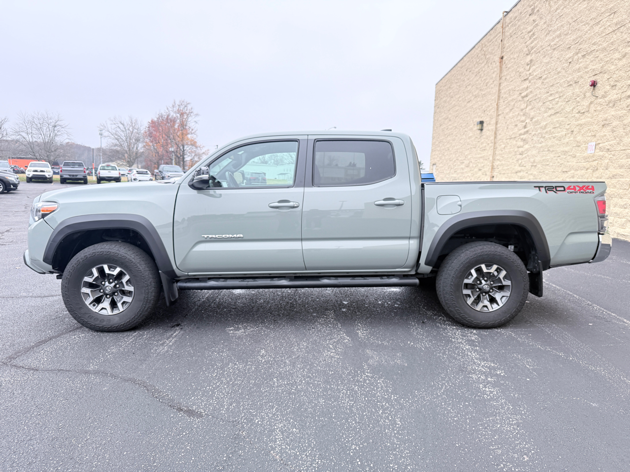 2022 Toyota Tacoma SR5 photo 2