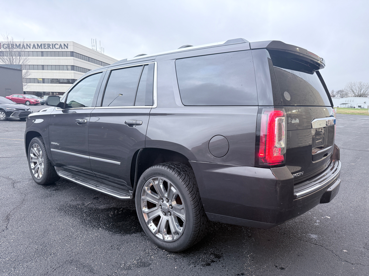 2017 Gmc Yukon Denali photo 2