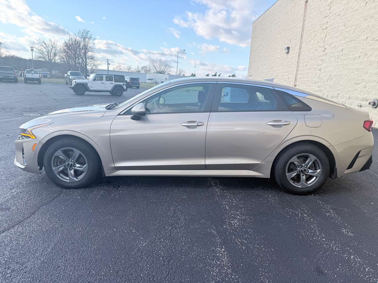 2021 Kia K5 LXS photo 2