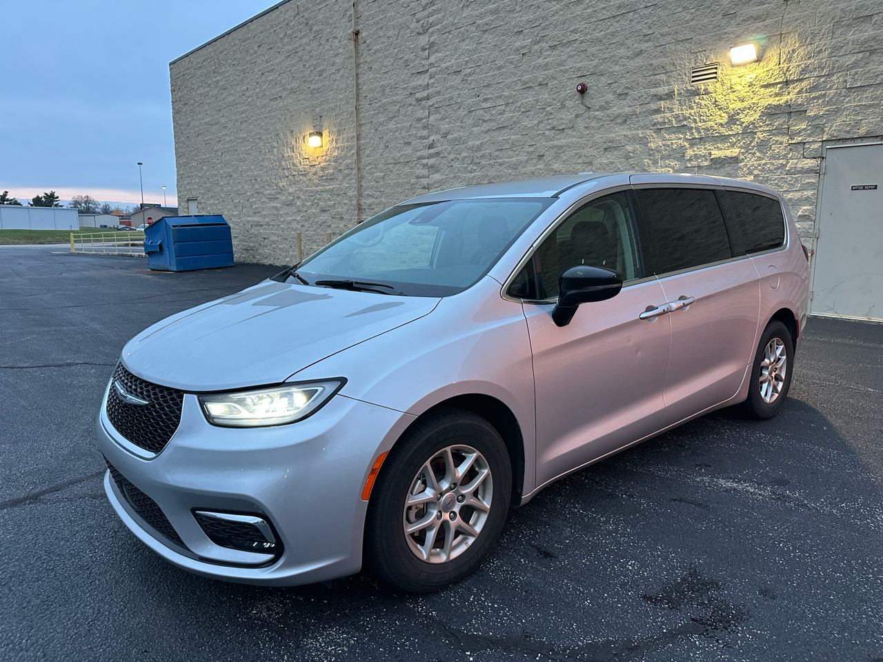 2024 Chrysler Pacifica Touring L