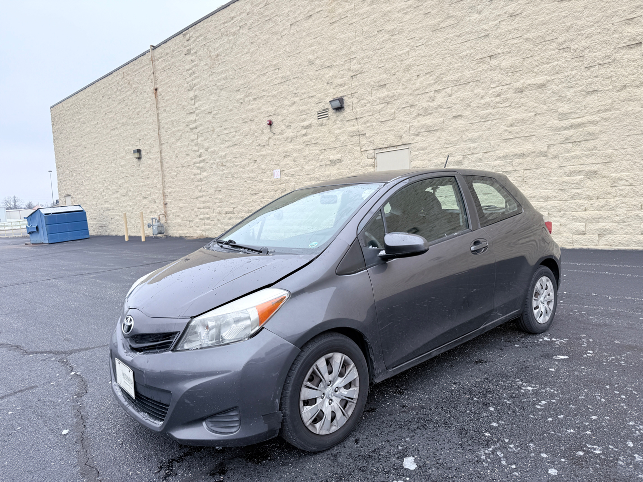 2014 Toyota Yaris L's photo