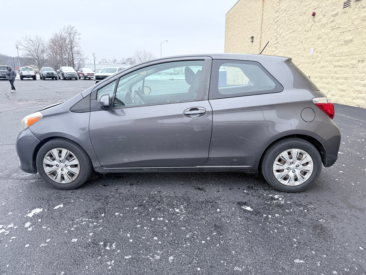 Toyota Yaris L 3-Door AT 2014