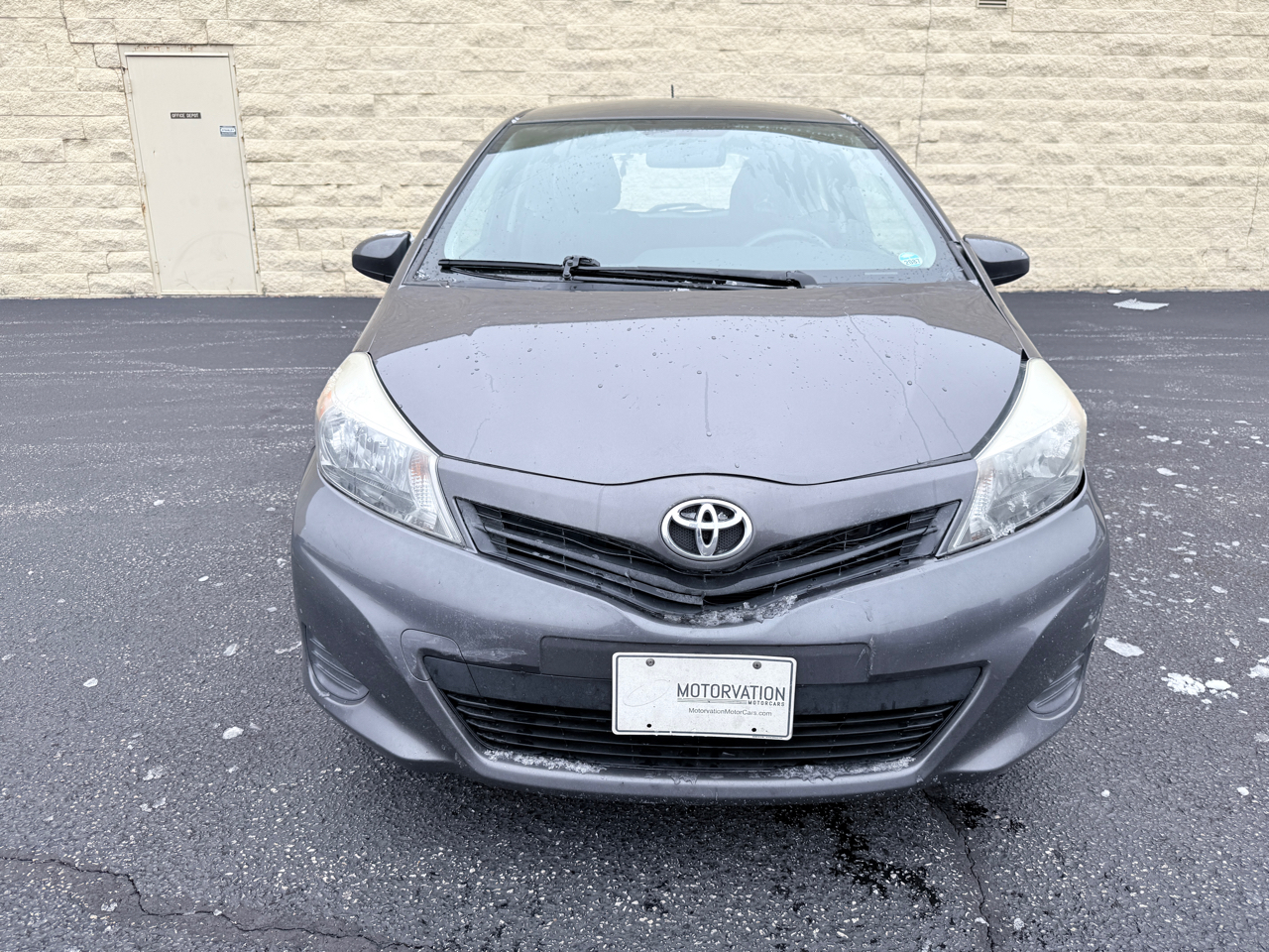 Toyota Yaris L 3-Door AT 2014