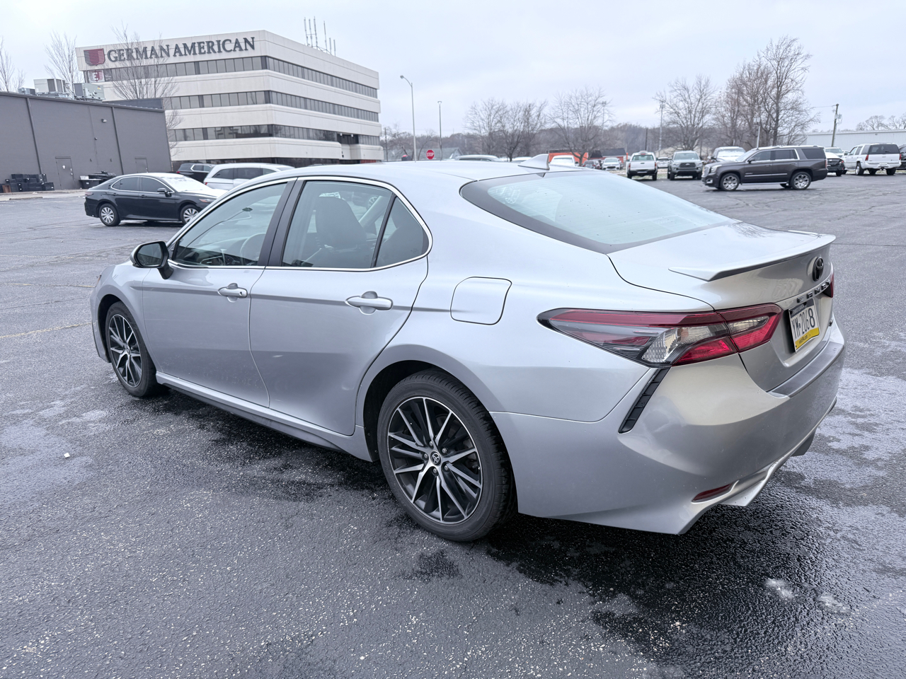 Toyota Camry SE 2023