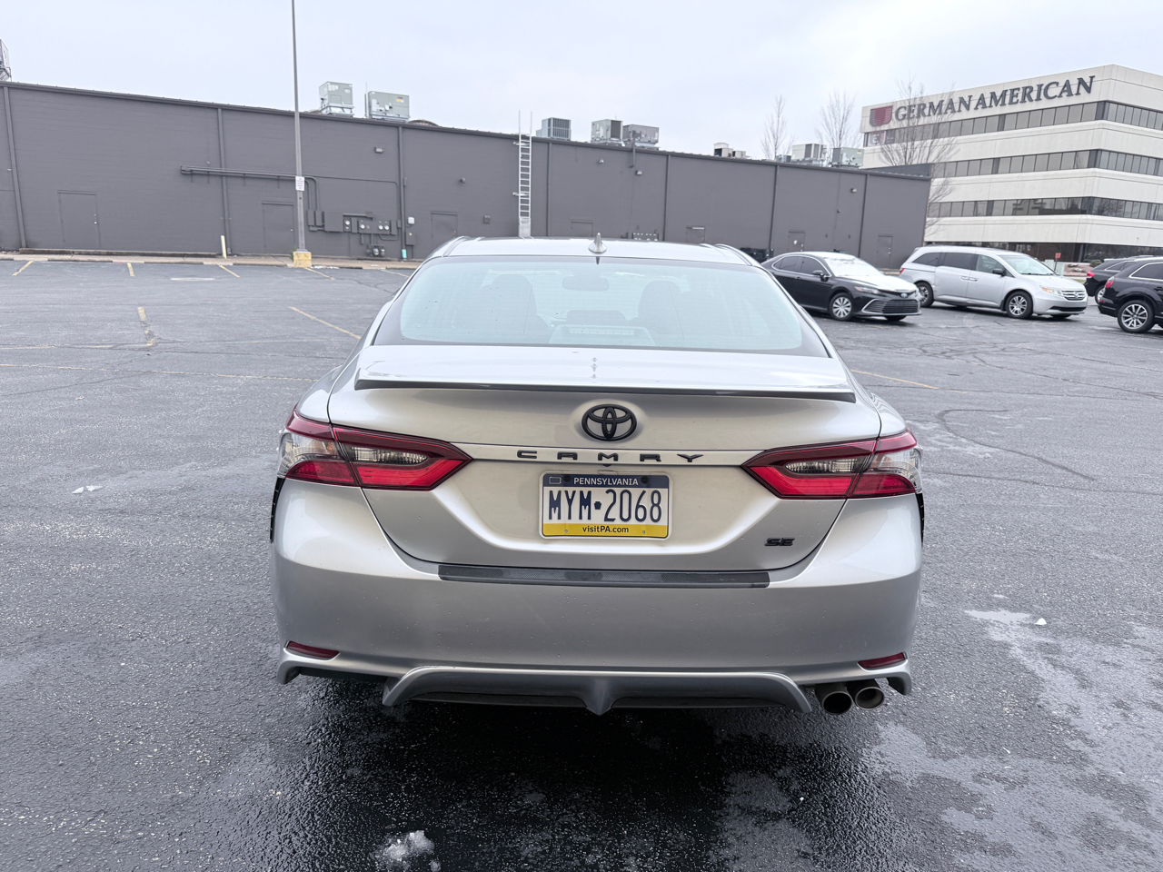 Toyota Camry SE 2023