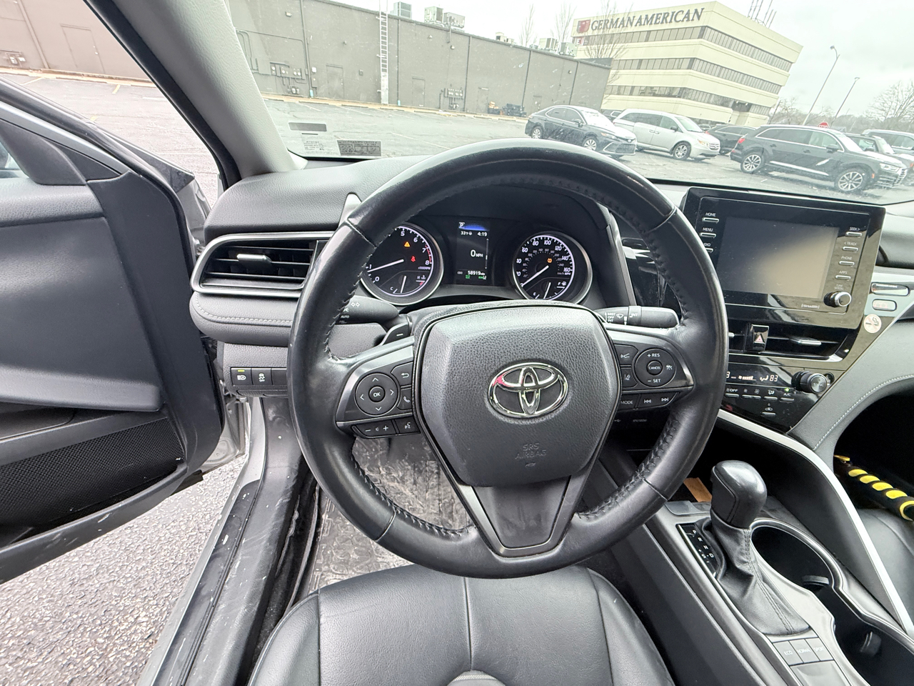 Toyota Camry SE 2023