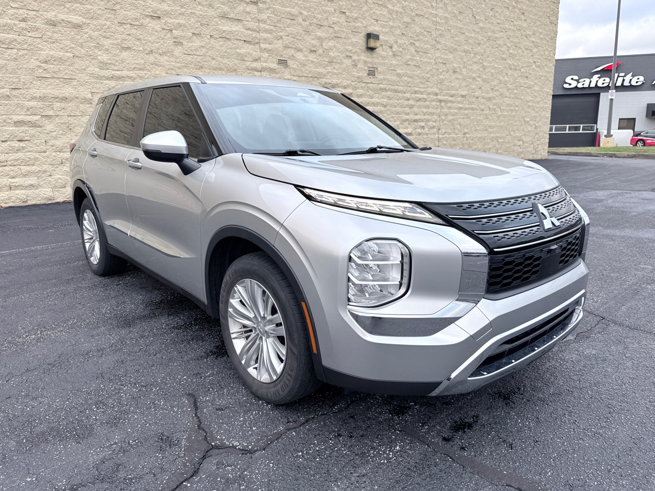 Mitsubishi Outlander ES 2WD 2022