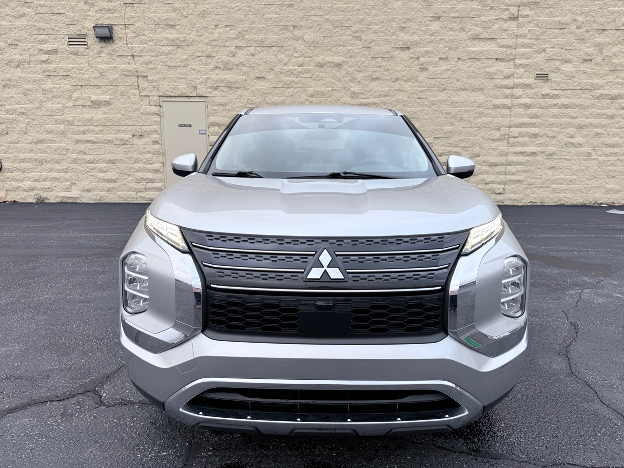 Mitsubishi Outlander ES 2WD 2022