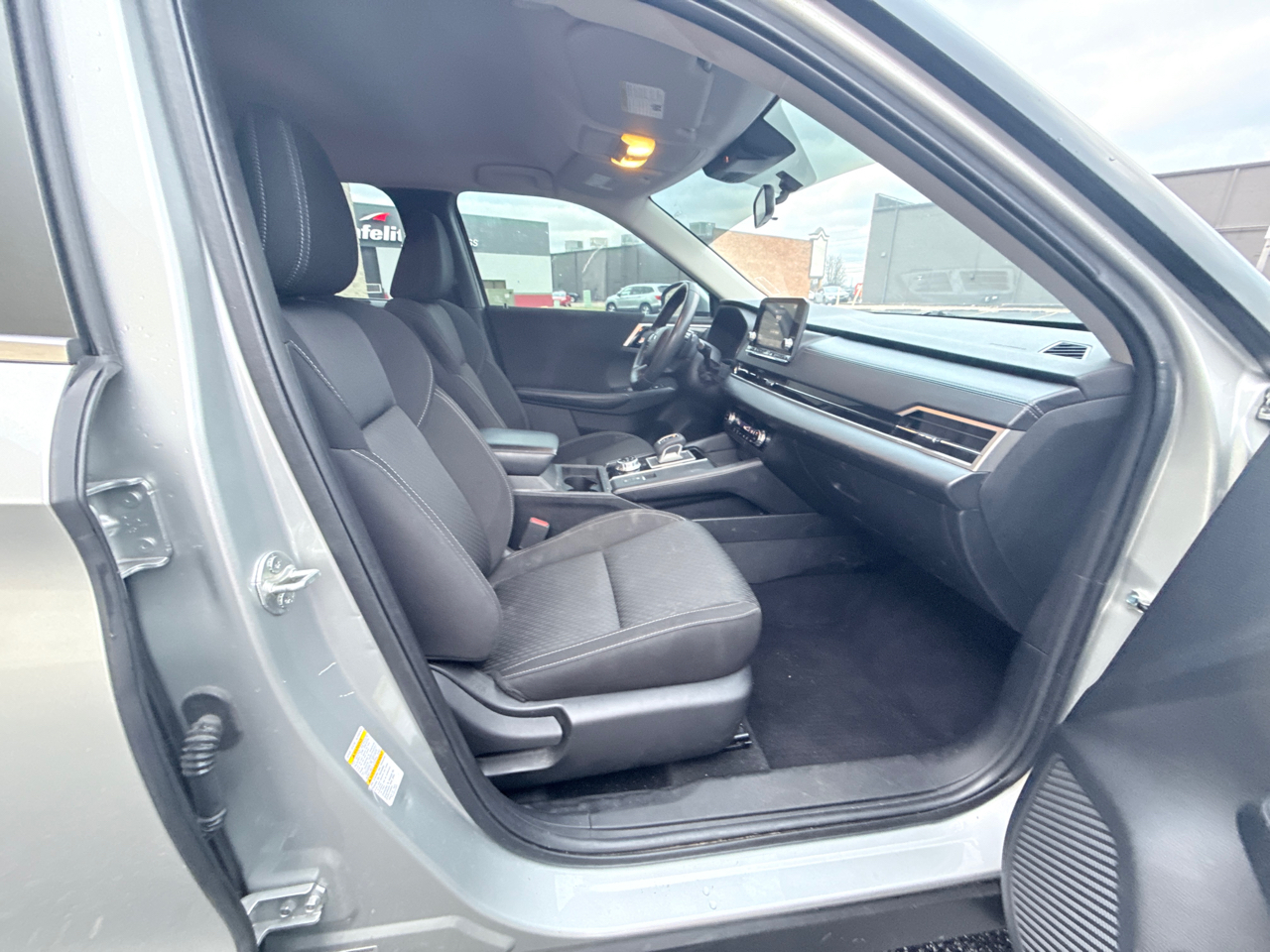 Mitsubishi Outlander ES 2WD 2022