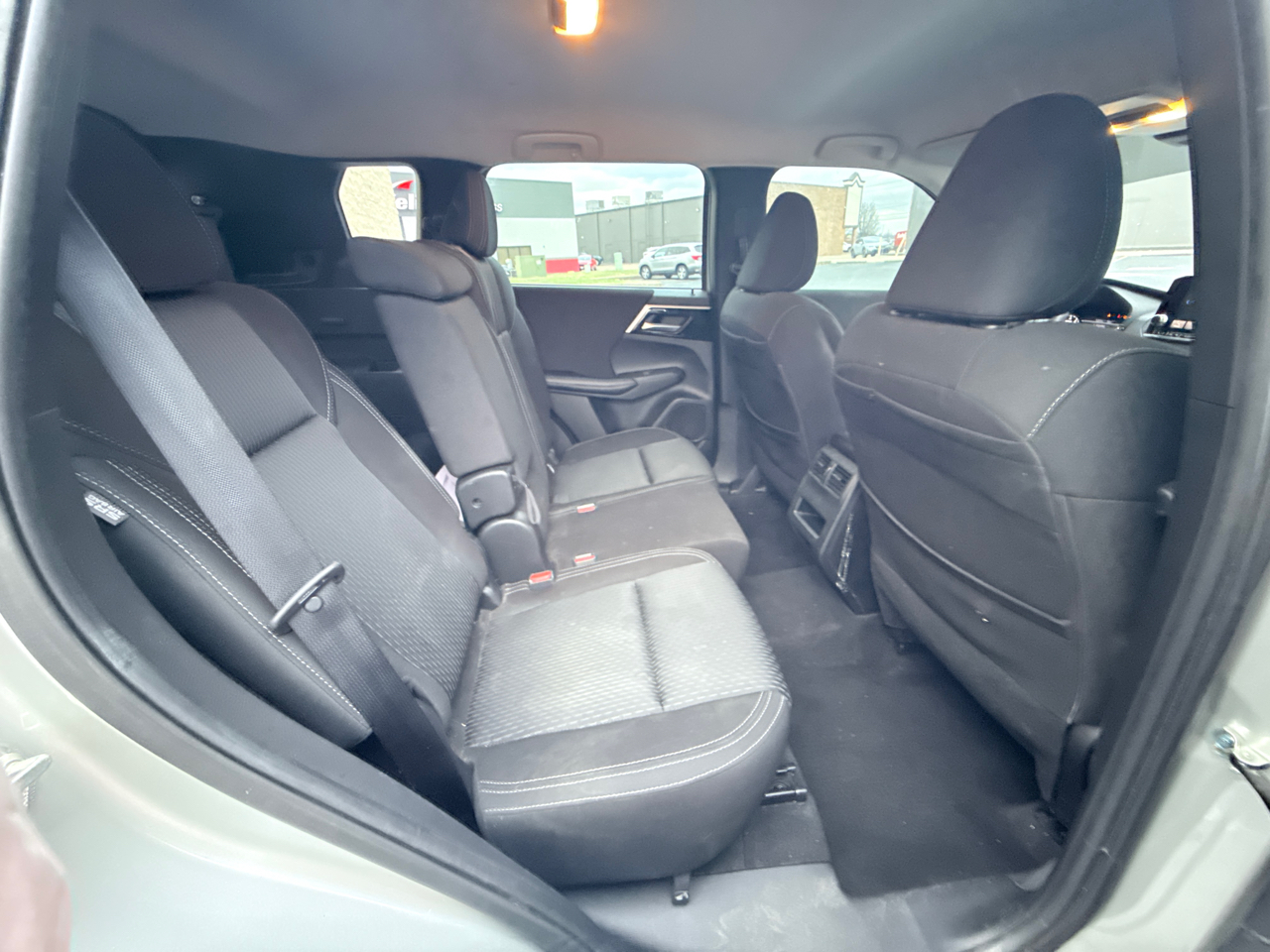 Mitsubishi Outlander ES 2WD 2022