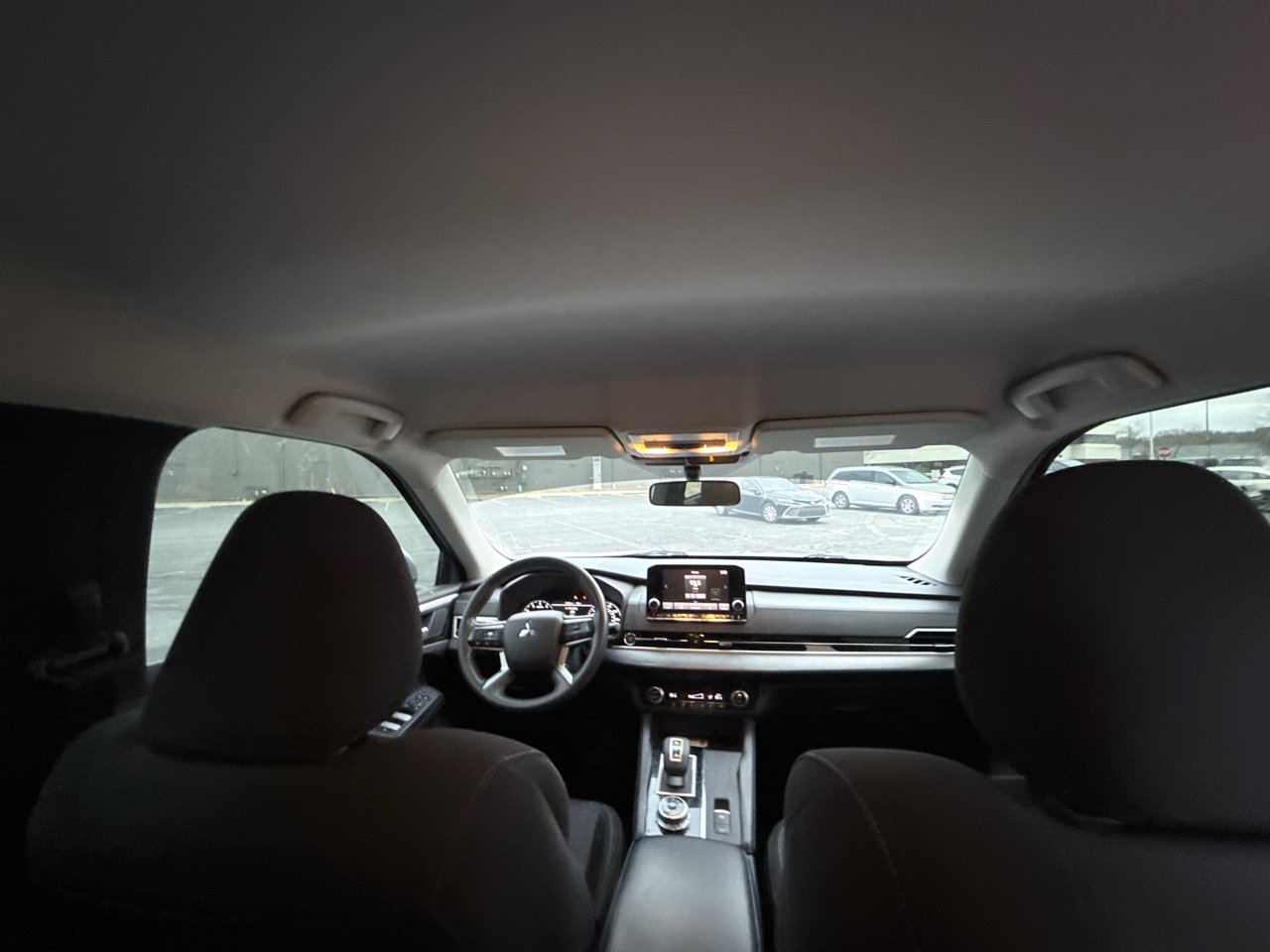 Mitsubishi Outlander ES 2WD 2022