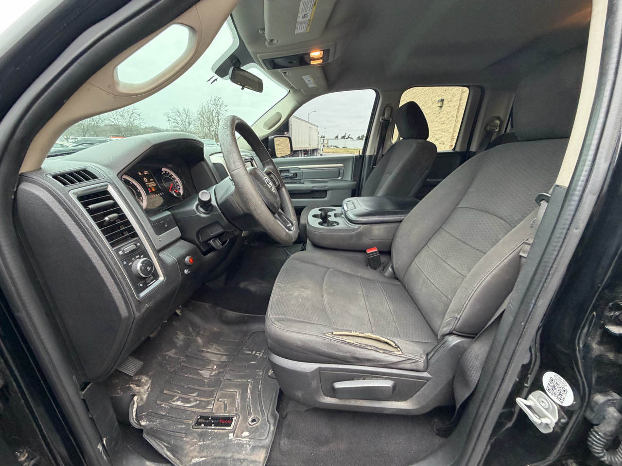 RAM 1500 SLT Quad Cab 4WD 2020