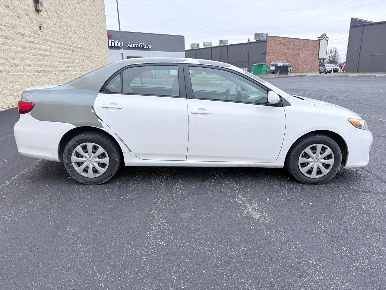 Toyota Corolla S 5-Speed MT 2011