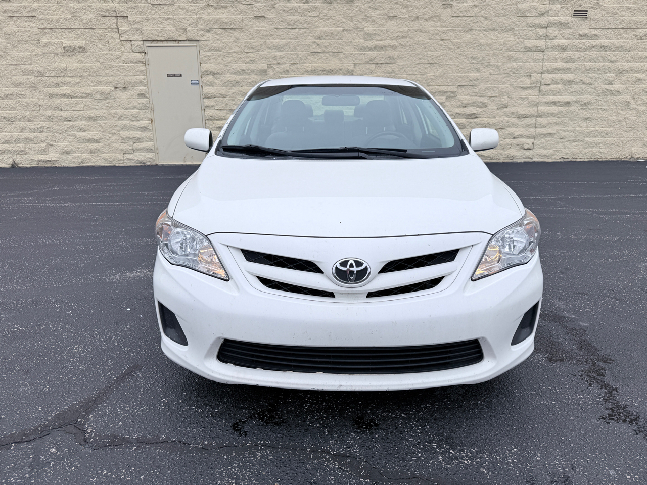 Toyota Corolla S 5-Speed MT 2011