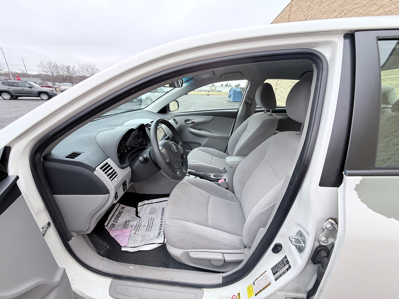 Toyota Corolla S 5-Speed MT 2011