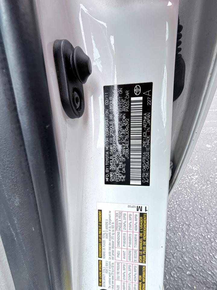 Toyota Corolla S 5-Speed MT 2011