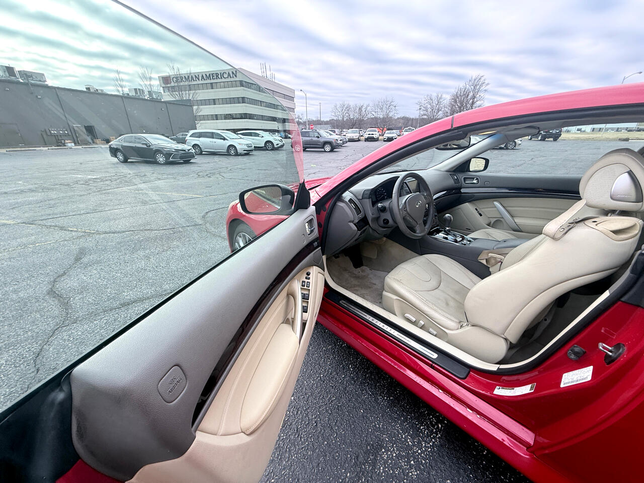 Infiniti G Convertible  2011