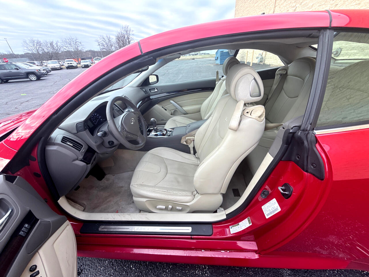 Infiniti G Convertible  2011