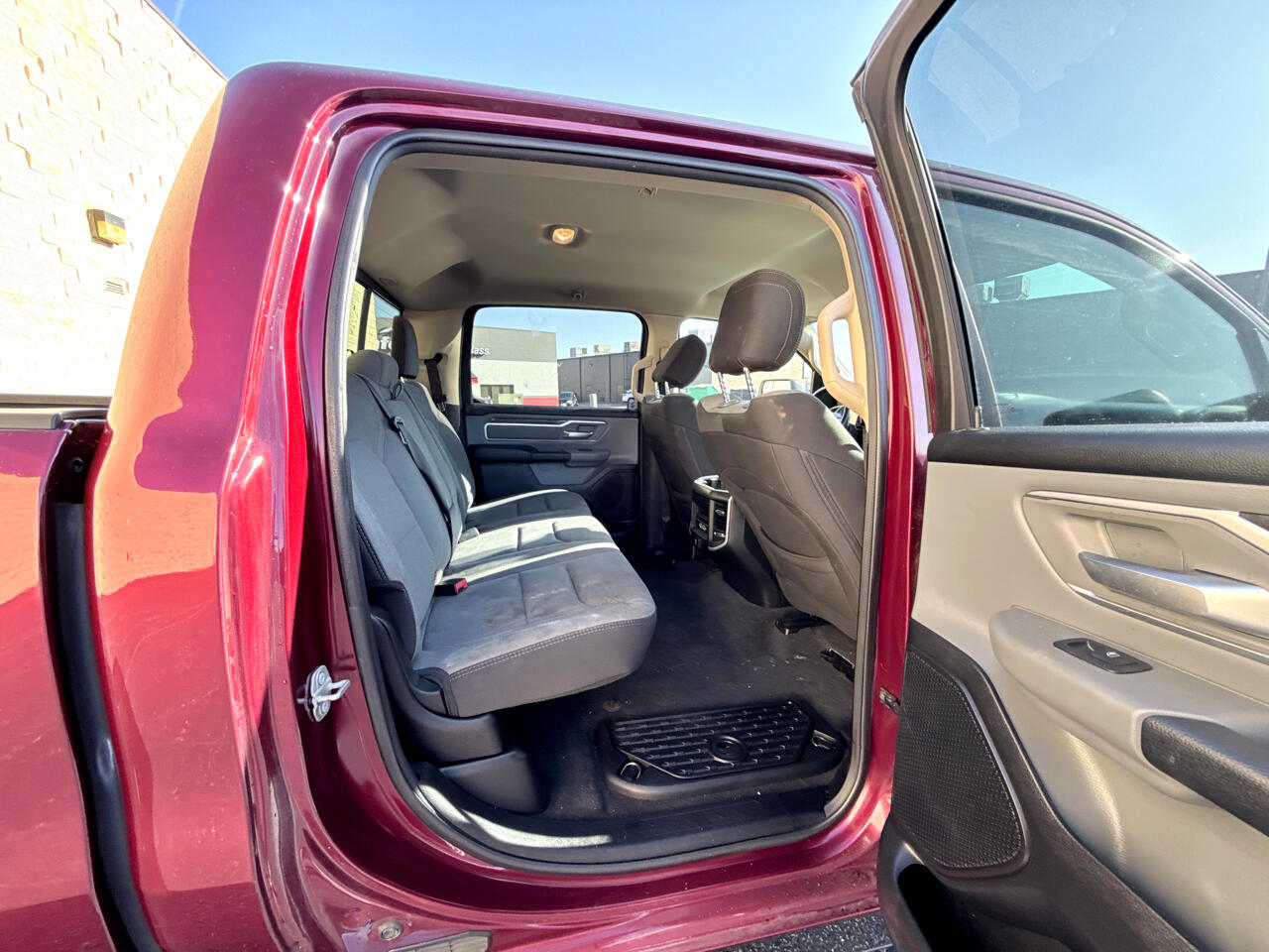 RAM 1500 Big Horn Crew Cab SWB 4WD 2019