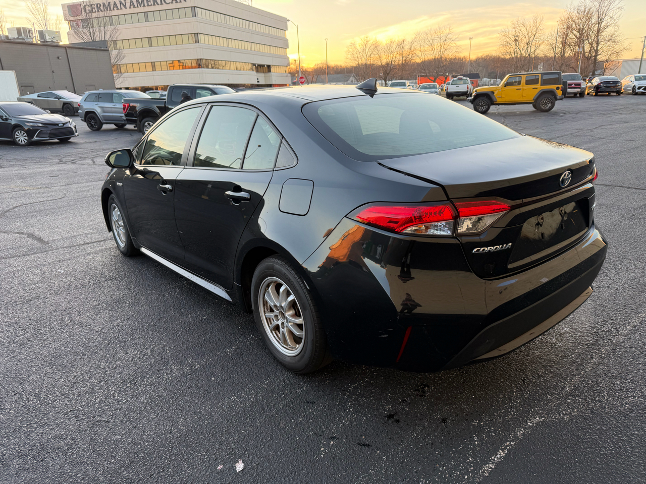 Toyota Corolla LE Hybrid 2021
