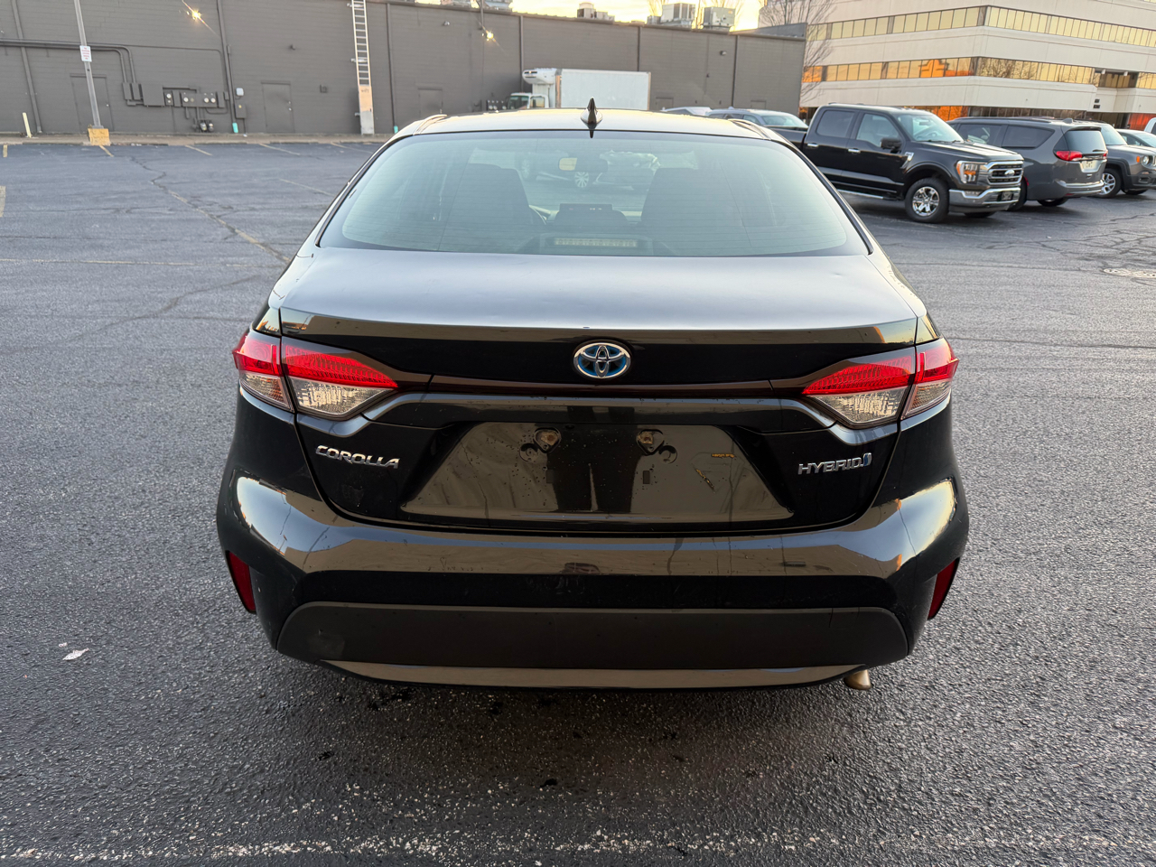Toyota Corolla LE Hybrid 2021