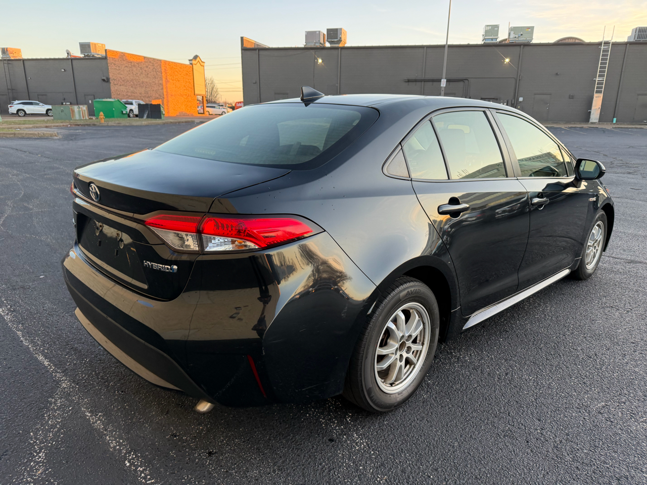 Toyota Corolla LE Hybrid 2021