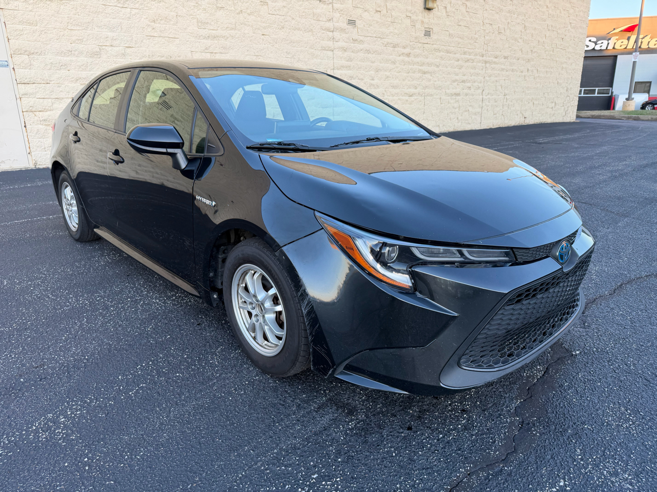 Toyota Corolla LE Hybrid 2021