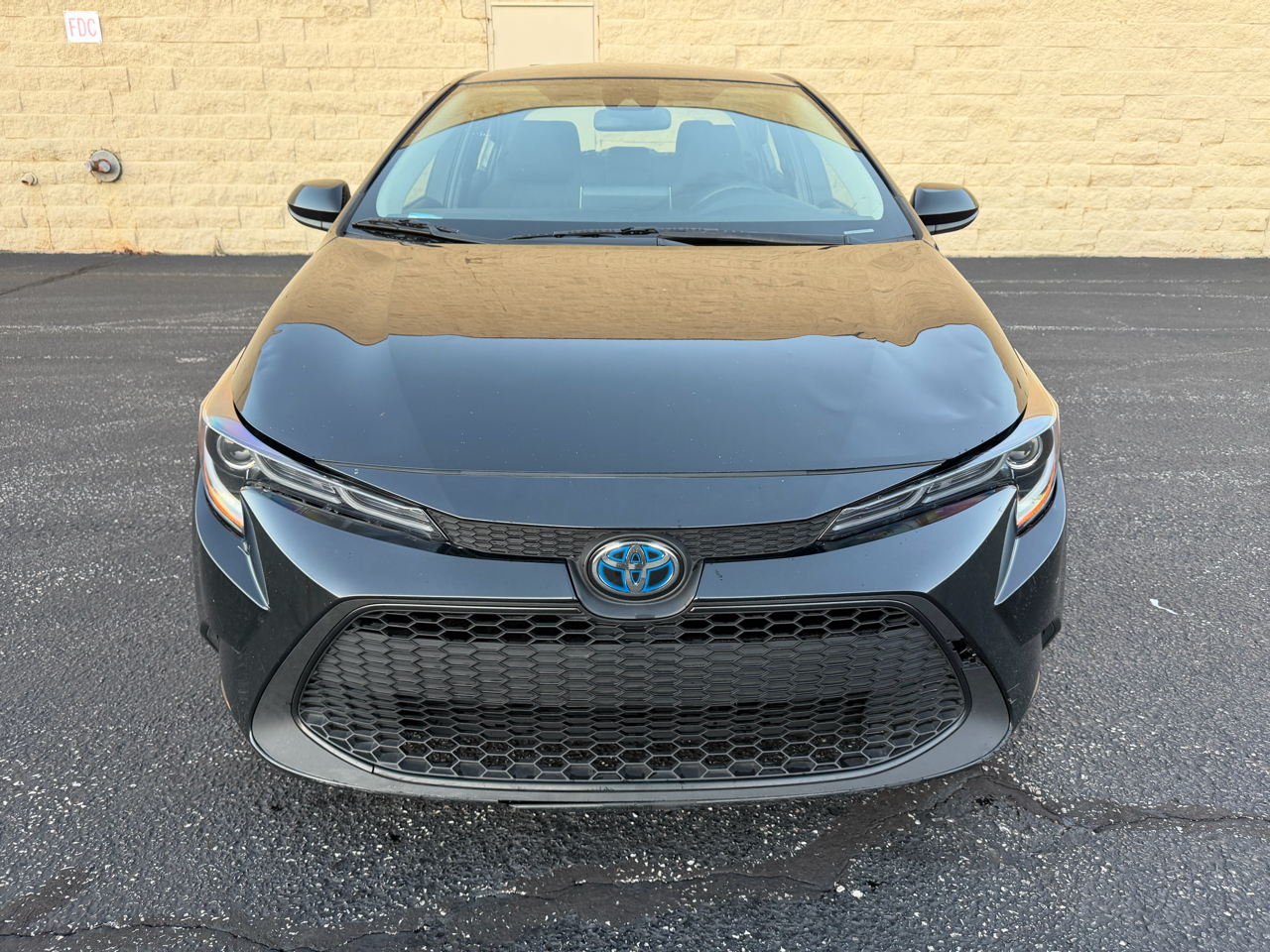 Toyota Corolla LE Hybrid 2021