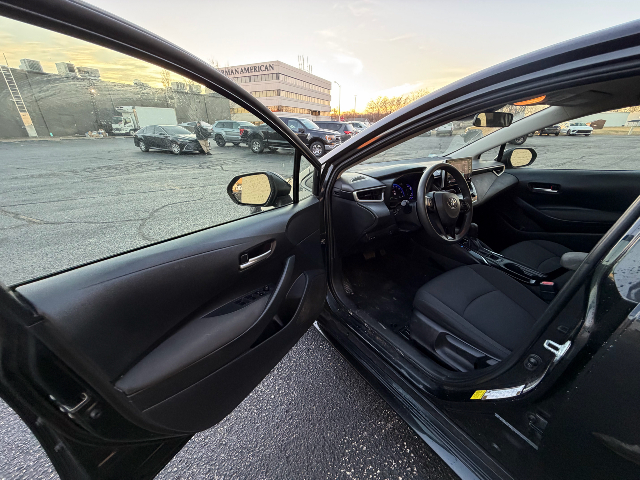 Toyota Corolla LE Hybrid 2021