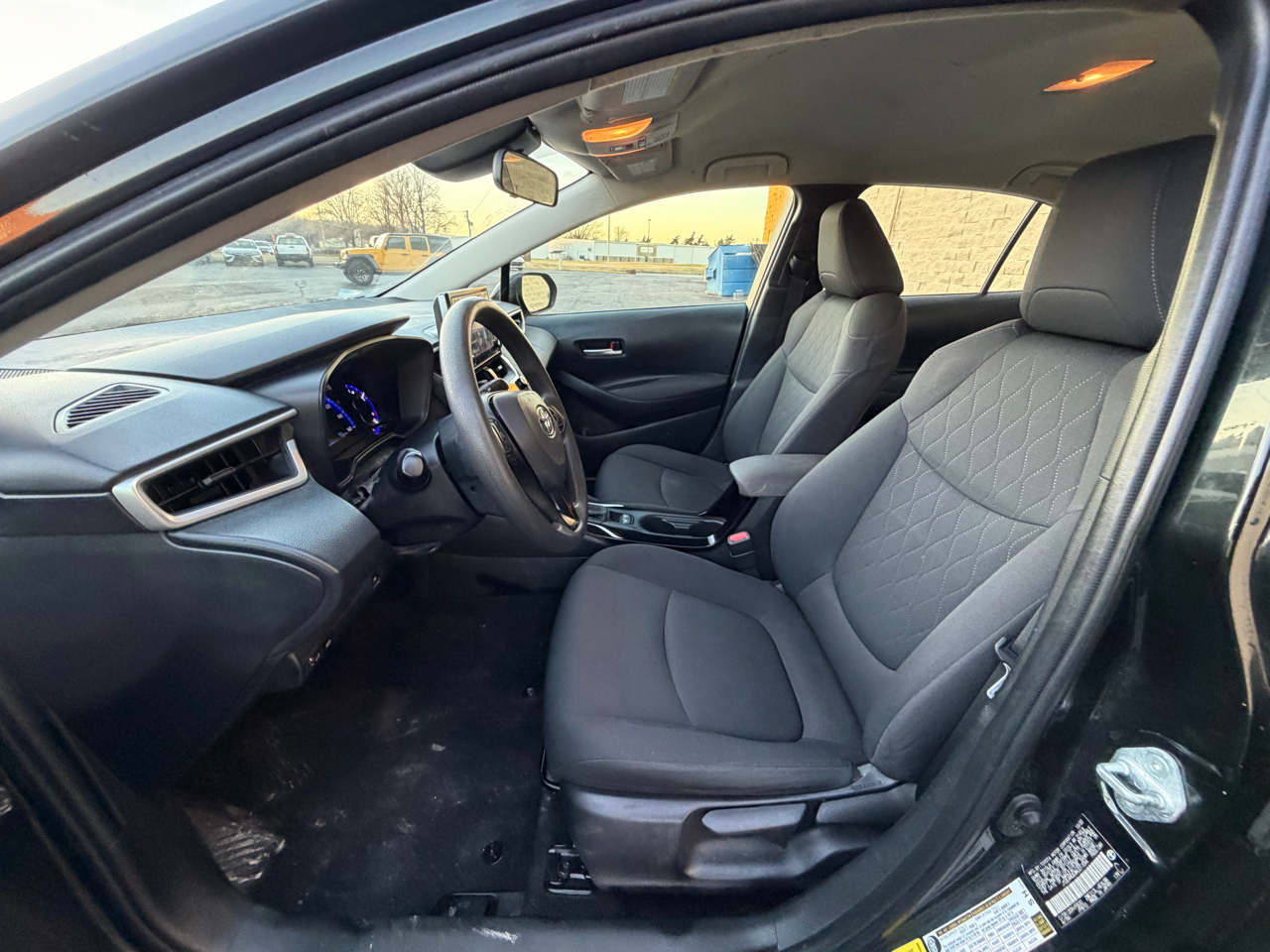 Toyota Corolla LE Hybrid 2021