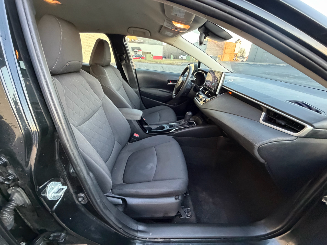 Toyota Corolla LE Hybrid 2021