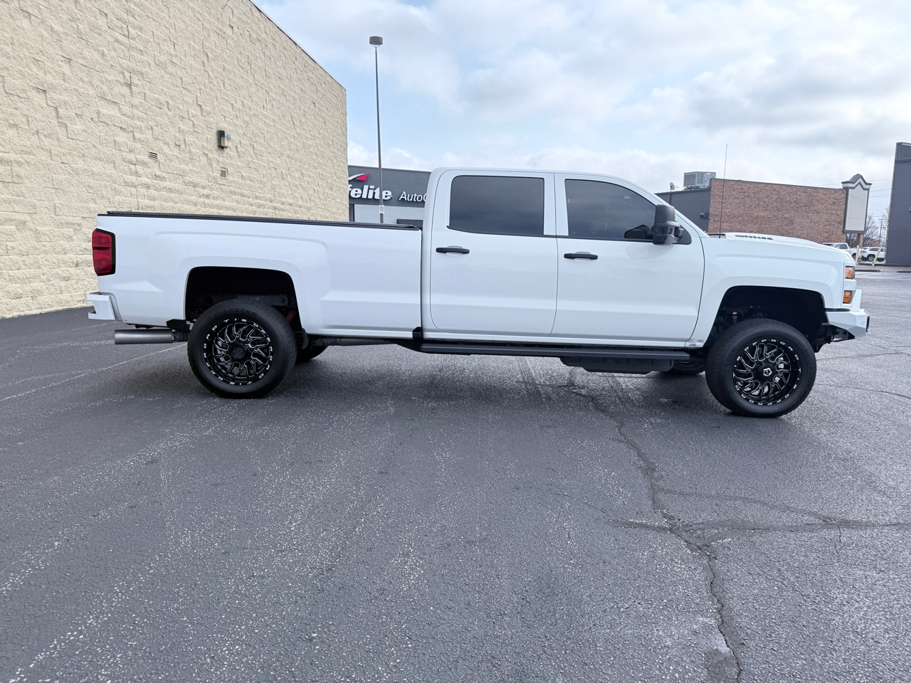 Chevrolet Silverado 2500HD LT Crew Cab Long Box 4WD 2019