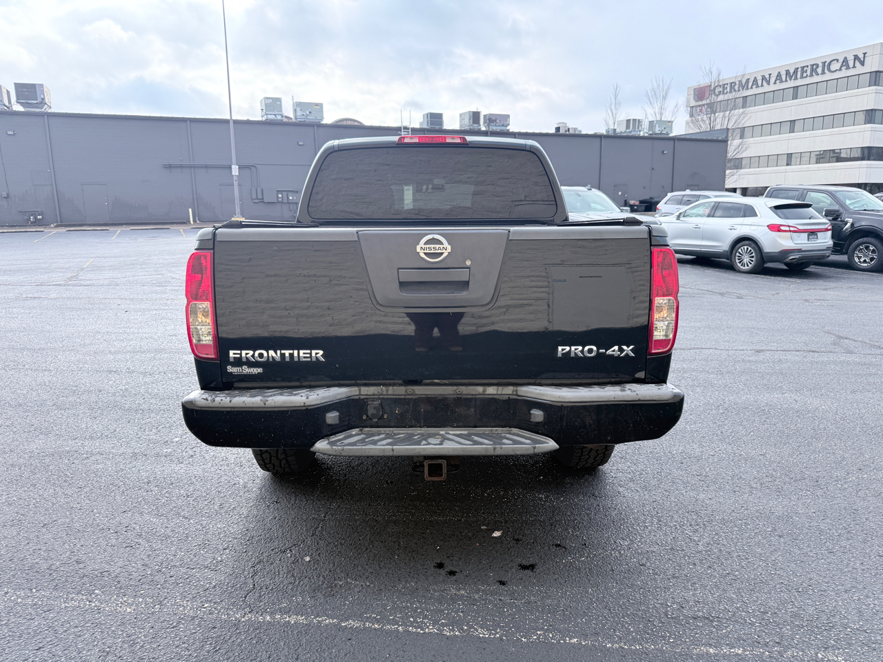 Nissan Frontier SL Crew Cab 4WD 2012