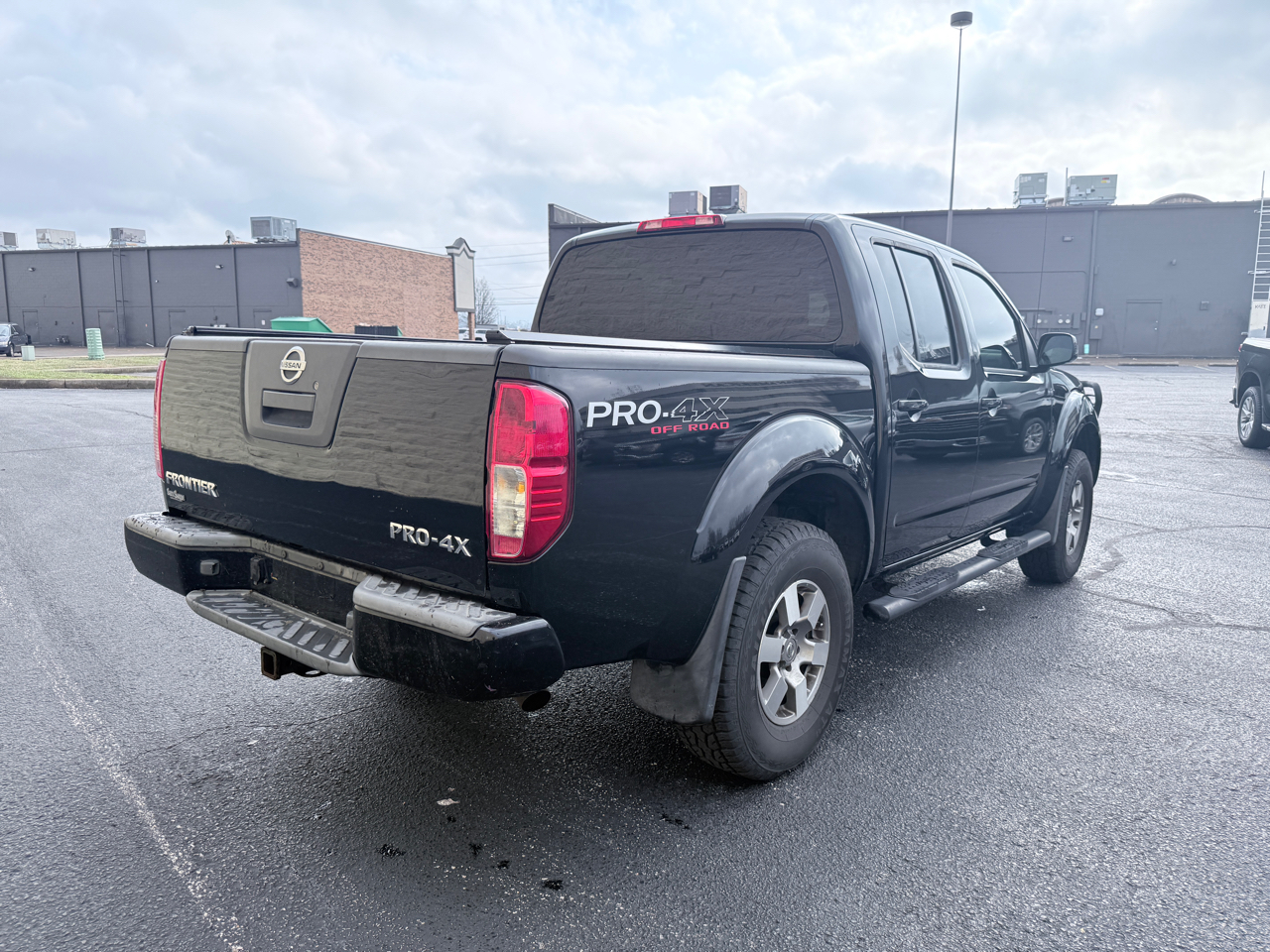 Nissan Frontier SL Crew Cab 4WD 2012
