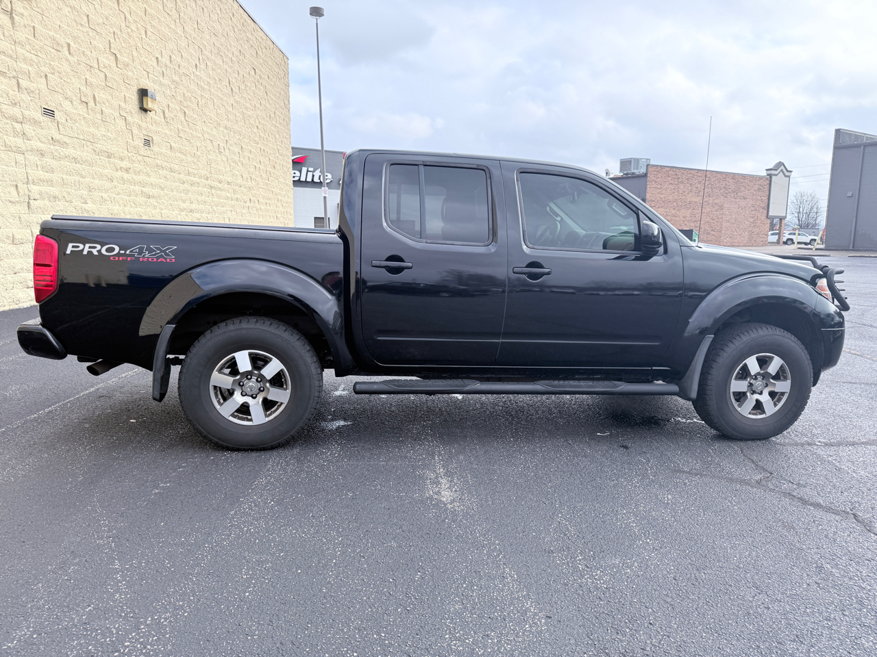 Nissan Frontier SL Crew Cab 4WD 2012