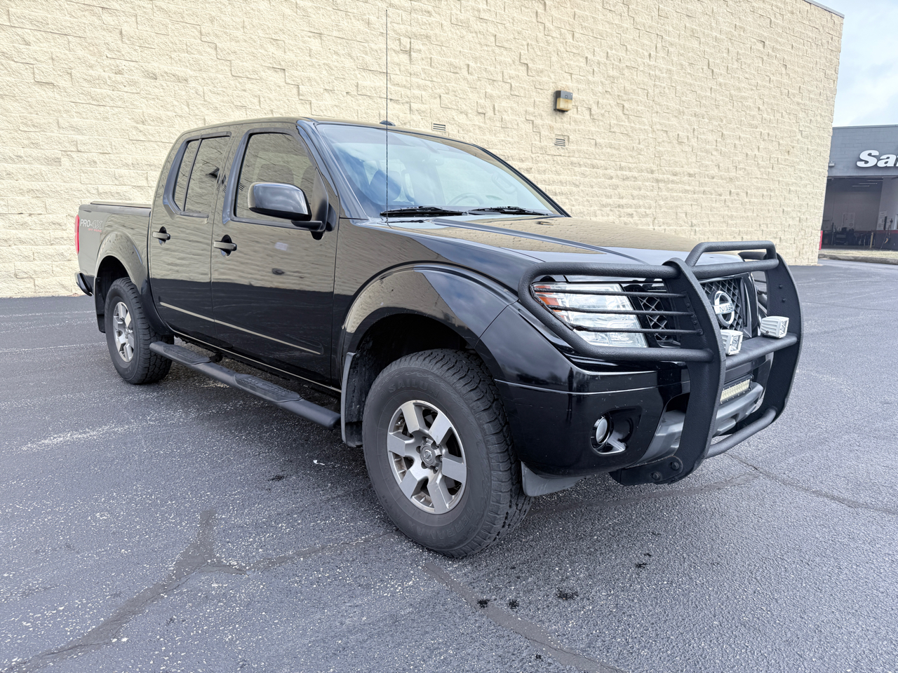 Nissan Frontier SL Crew Cab 4WD 2012