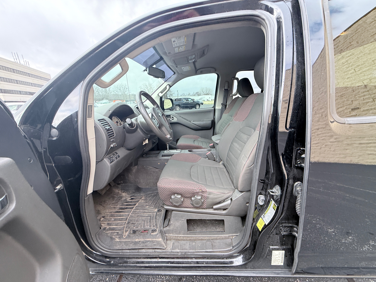 Nissan Frontier SL Crew Cab 4WD 2012