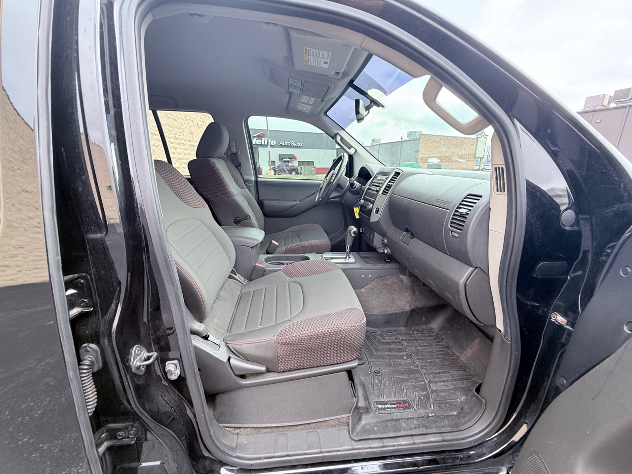 Nissan Frontier SL Crew Cab 4WD 2012