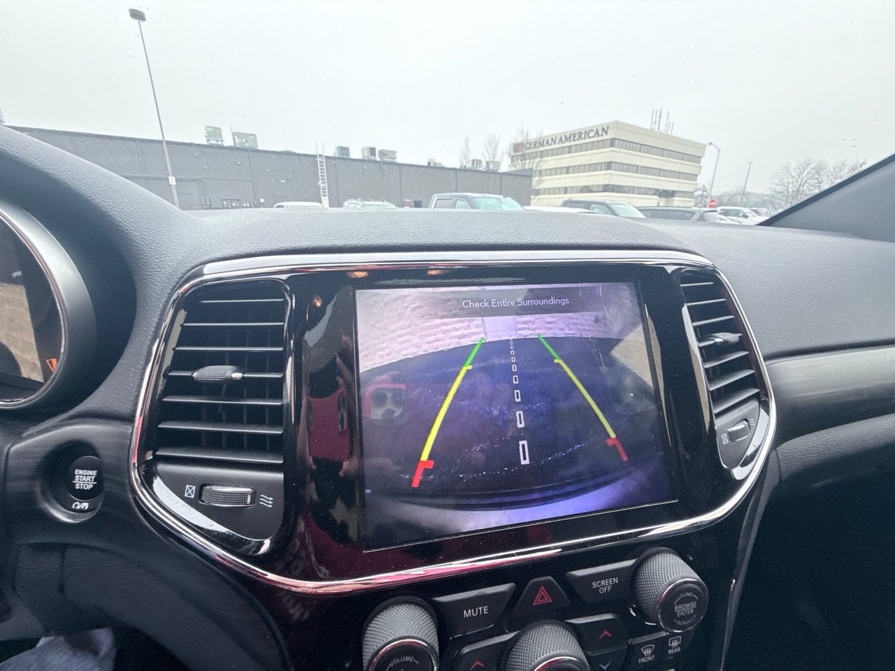 Jeep Grand Cherokee Laredo 4WD 2020